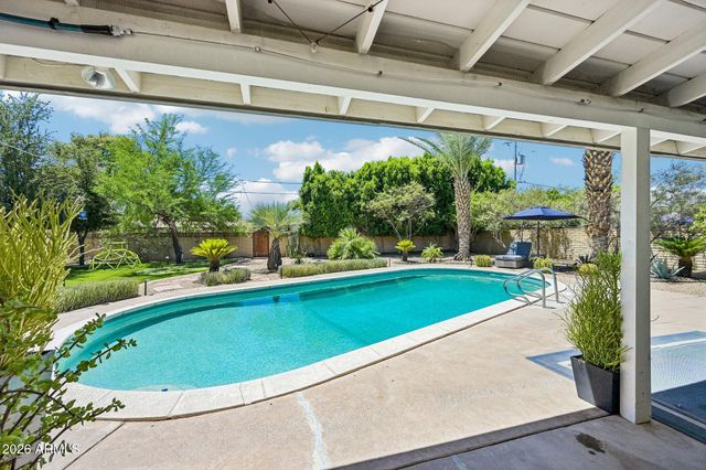 2117 W WINDSOR Avenue, Phoenix, AZ 85009