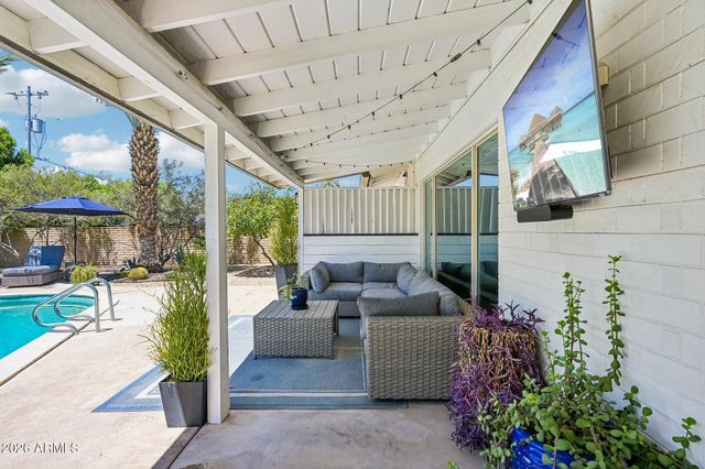 2117 W WINDSOR Avenue, Phoenix, AZ 85009
