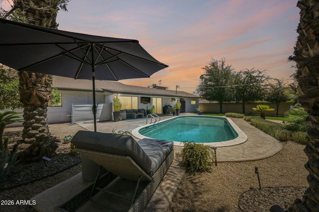 2117 W WINDSOR Avenue, Phoenix, AZ 85009