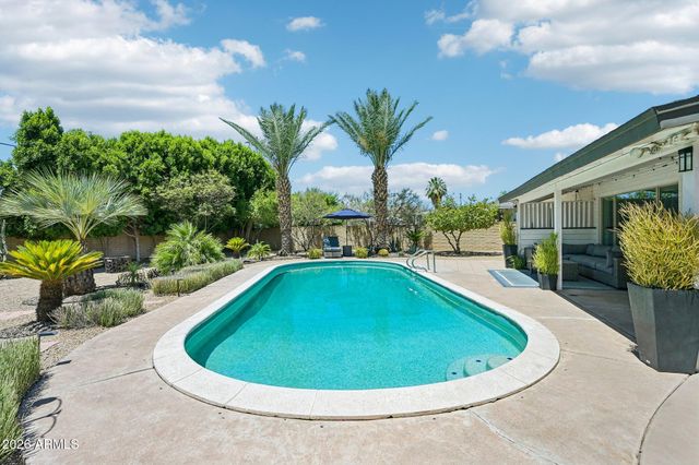 2117 W WINDSOR Avenue, Phoenix, AZ 85009