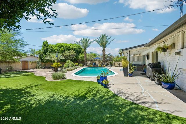 2117 W WINDSOR Avenue, Phoenix, AZ 85009