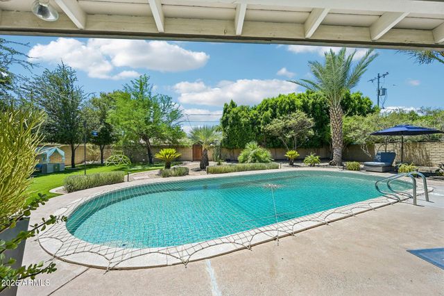 2117 W WINDSOR Avenue, Phoenix, AZ 85009