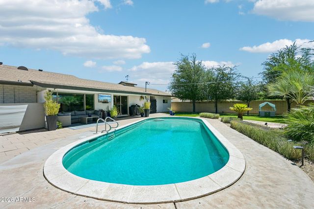 2117 W WINDSOR Avenue, Phoenix, AZ 85009