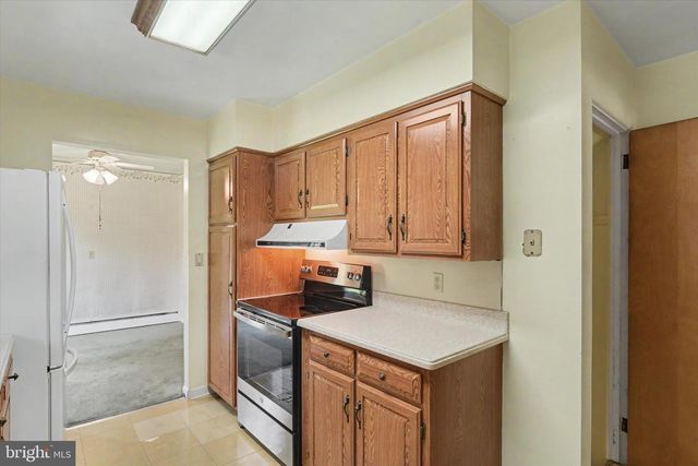 308 HILLCREST DR, New Cumberland, PA 17070