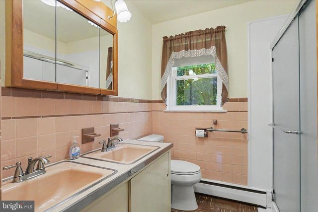 308 HILLCREST DR, New Cumberland, PA 17070