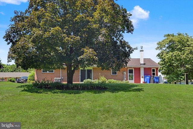 308 HILLCREST DR, New Cumberland, PA 17070