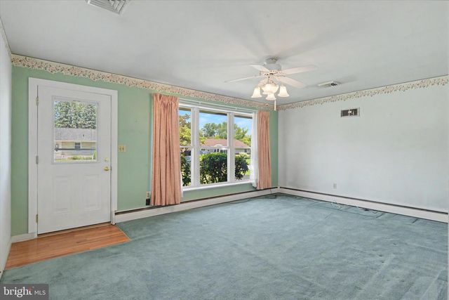 308 HILLCREST DR, New Cumberland, PA 17070