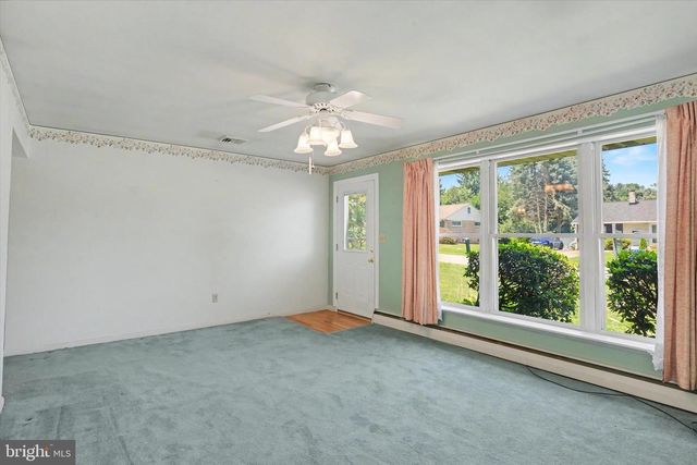 308 HILLCREST DR, New Cumberland, PA 17070