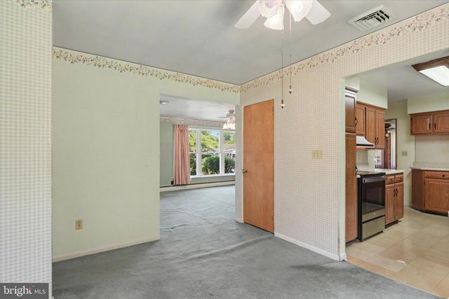 308 HILLCREST DR, New Cumberland, PA 17070