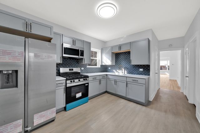 1541 S 50th Avenue, Cicero, IL 60804