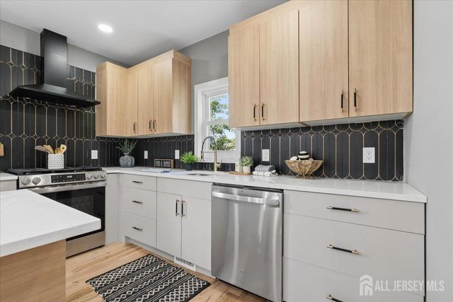 17 Atlantic Street, Carteret, NJ 07008