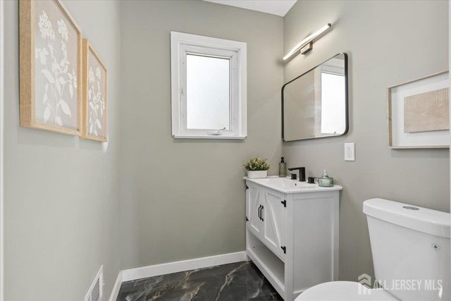 17 Atlantic Street, Carteret, NJ 07008