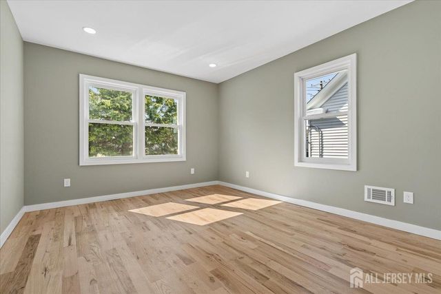 17 Atlantic Street, Carteret, NJ 07008