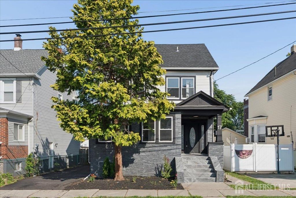 17 Atlantic Street, Carteret, NJ 07008