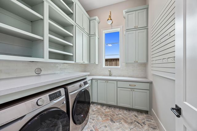 6822 E Warwick Lake Lane, Spring, TX 77389