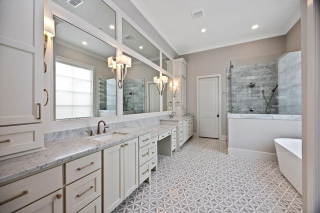 6822 E Warwick Lake Lane, Spring, TX 77389