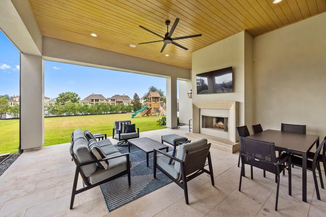 6822 E Warwick Lake Lane, Spring, TX 77389