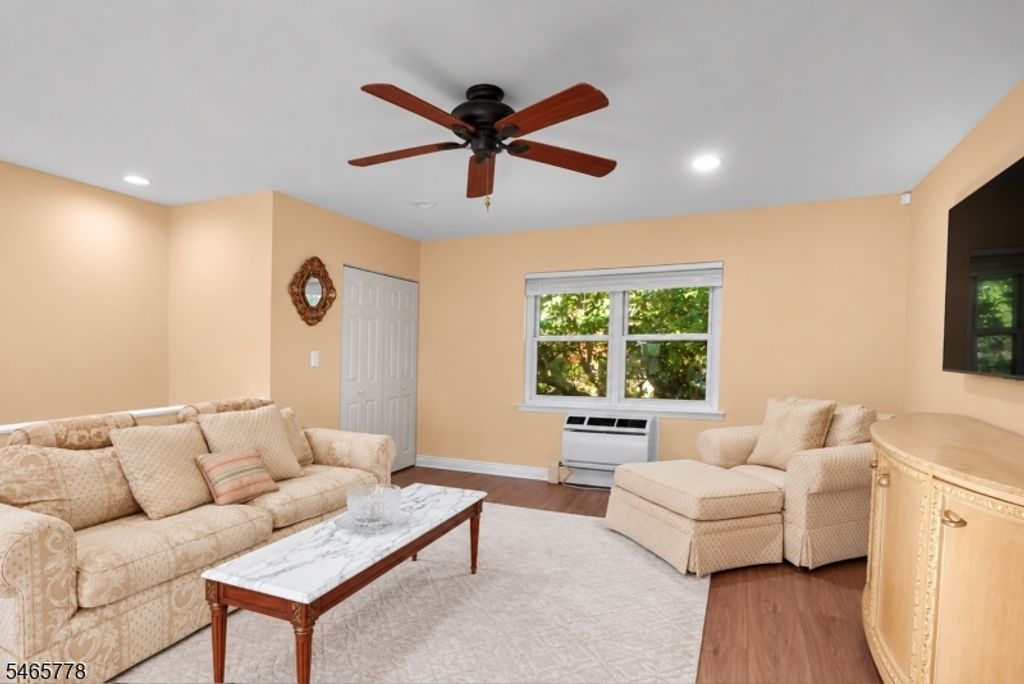 49 Knox Ter 2A, Wayne Twp., NJ 07470 — photo 3