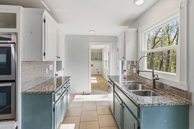 802 Brookhollow Lane, Chattanooga, TN 37421