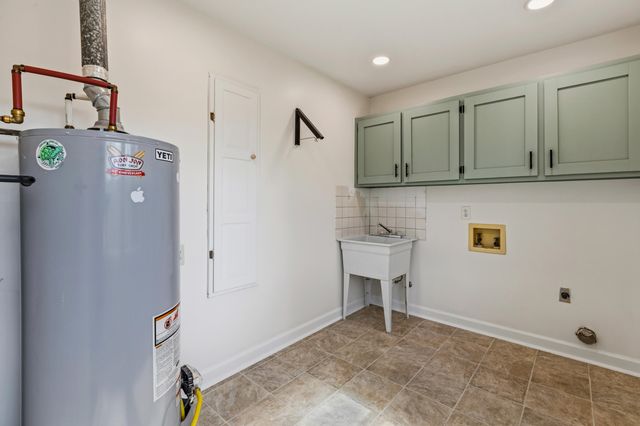 802 Brookhollow Lane, Chattanooga, TN 37421