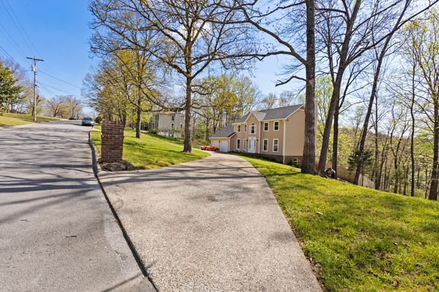 802 Brookhollow Lane, Chattanooga, TN 37421