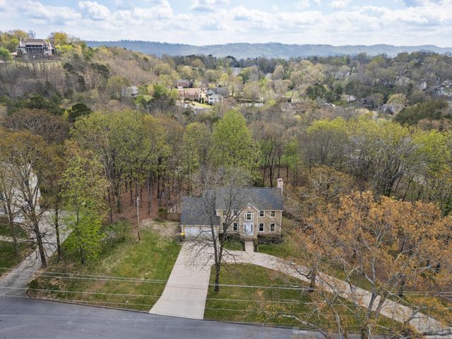 802 Brookhollow Lane, Chattanooga, TN 37421