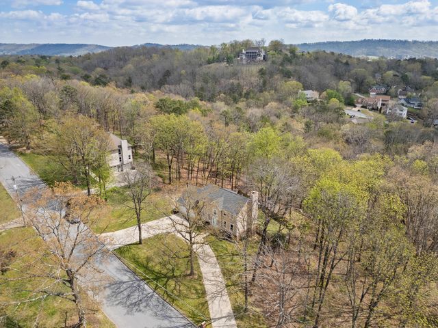 802 Brookhollow Lane, Chattanooga, TN 37421