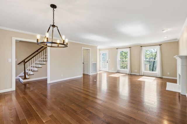 802 Brookhollow Lane, Chattanooga, TN 37421