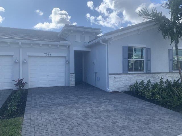 7024 Peters Lane, Delray Beach, FL 33446