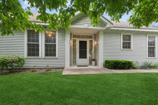 483 Meadowood Lane, Burnsville, MN 55337