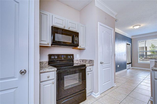 17942 VILLA CREEK DRIVE 17942, Tampa, FL 33647