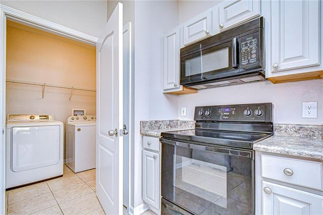 17942 VILLA CREEK DRIVE 17942, Tampa, FL 33647