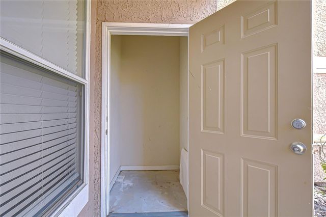 17942 VILLA CREEK DRIVE 17942, Tampa, FL 33647