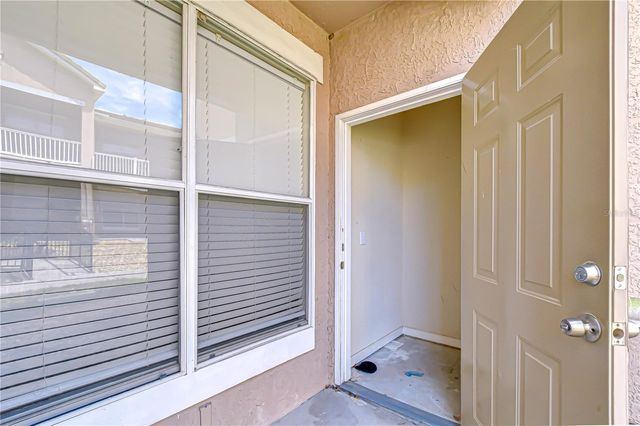 17942 VILLA CREEK DRIVE 17942, Tampa, FL 33647