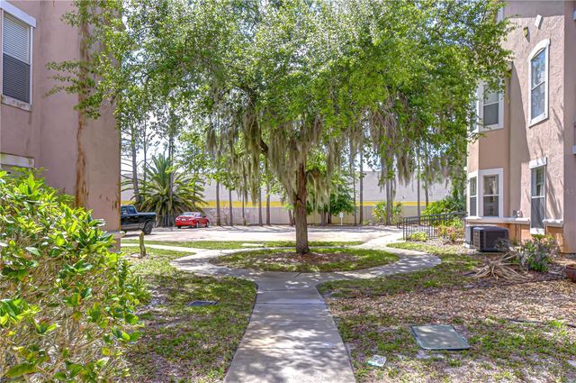 17942 VILLA CREEK DRIVE 17942, Tampa, FL 33647