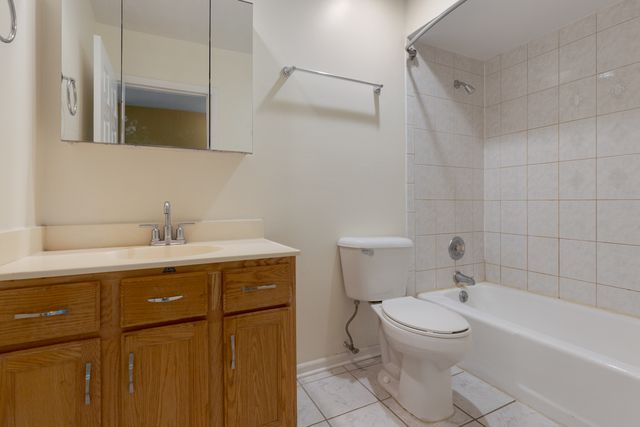 235 N Mill Road 115B, Addison, IL 60101