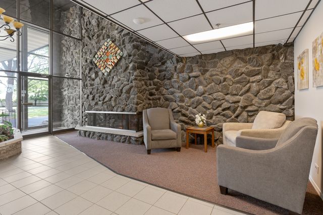 235 N Mill Road 115B, Addison, IL 60101
