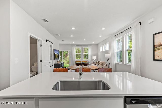 10700 WATERFIELD Road, Jacksonville, FL 32210