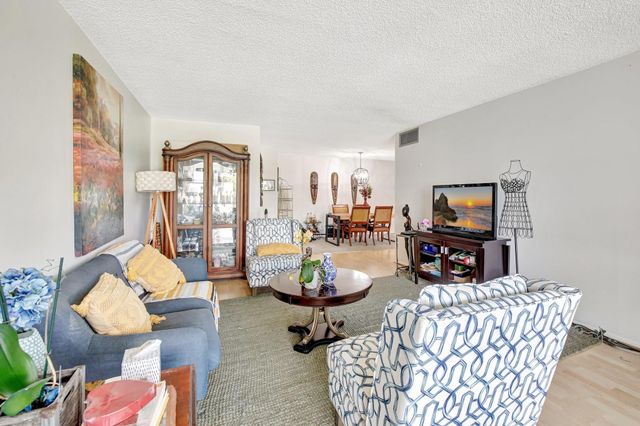 6923 Cypress Road D12, Plantation, FL 33317