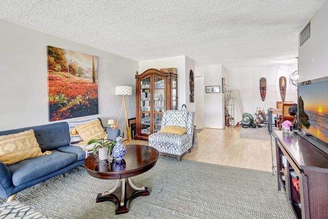 6923 Cypress Road D12, Plantation, FL 33317