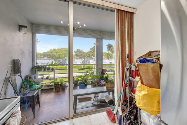 6923 Cypress Road D12, Plantation, FL 33317