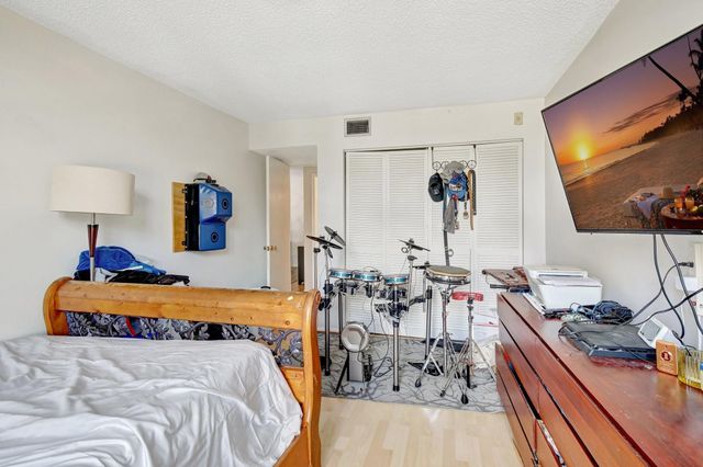 6923 Cypress Road D12, Plantation, FL 33317