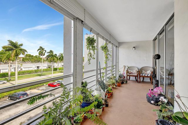 6923 Cypress Road D12, Plantation, FL 33317