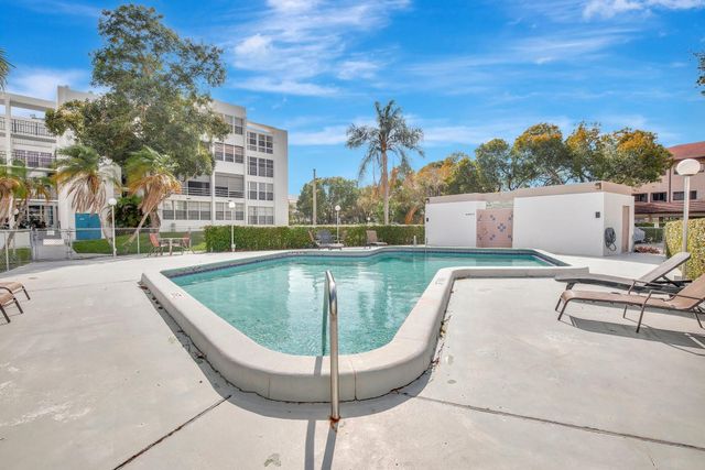 6923 Cypress Road D12, Plantation, FL 33317