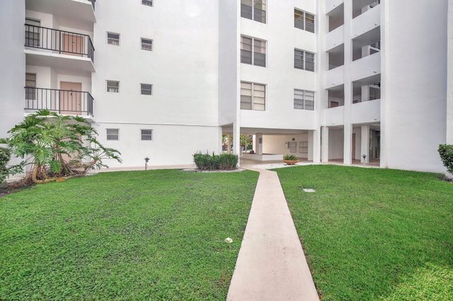 6923 Cypress Road D12, Plantation, FL 33317