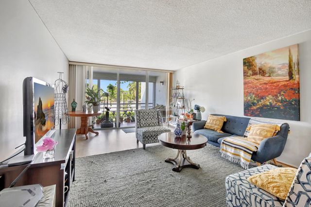 6923 Cypress Road D12, Plantation, FL 33317