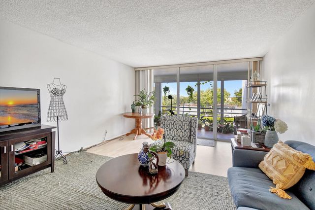 6923 Cypress Road D12, Plantation, FL 33317