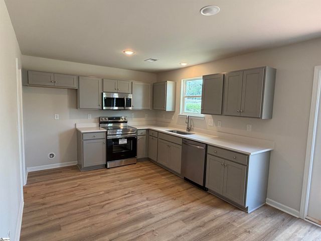 11 Campbell Street, Duncan, SC 29334