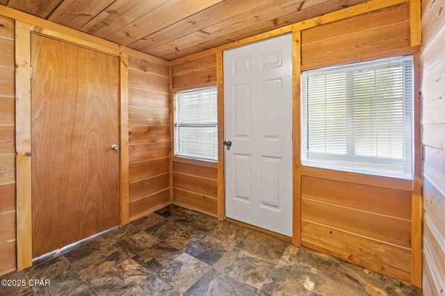 111 E Wisconsin Avenue, Bonifay, FL 32425