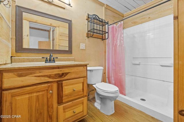 111 E Wisconsin Avenue, Bonifay, FL 32425